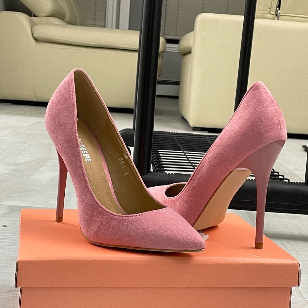 🇬🇧 Public Desire brand new-never worn baby pink suede heels - Picture 2 of 2